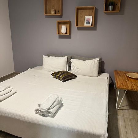 Isalos Suites Néa Péramos Extérieur photo